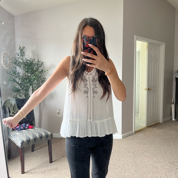 Embroidered Open Back Tank - Picture 3 of 4